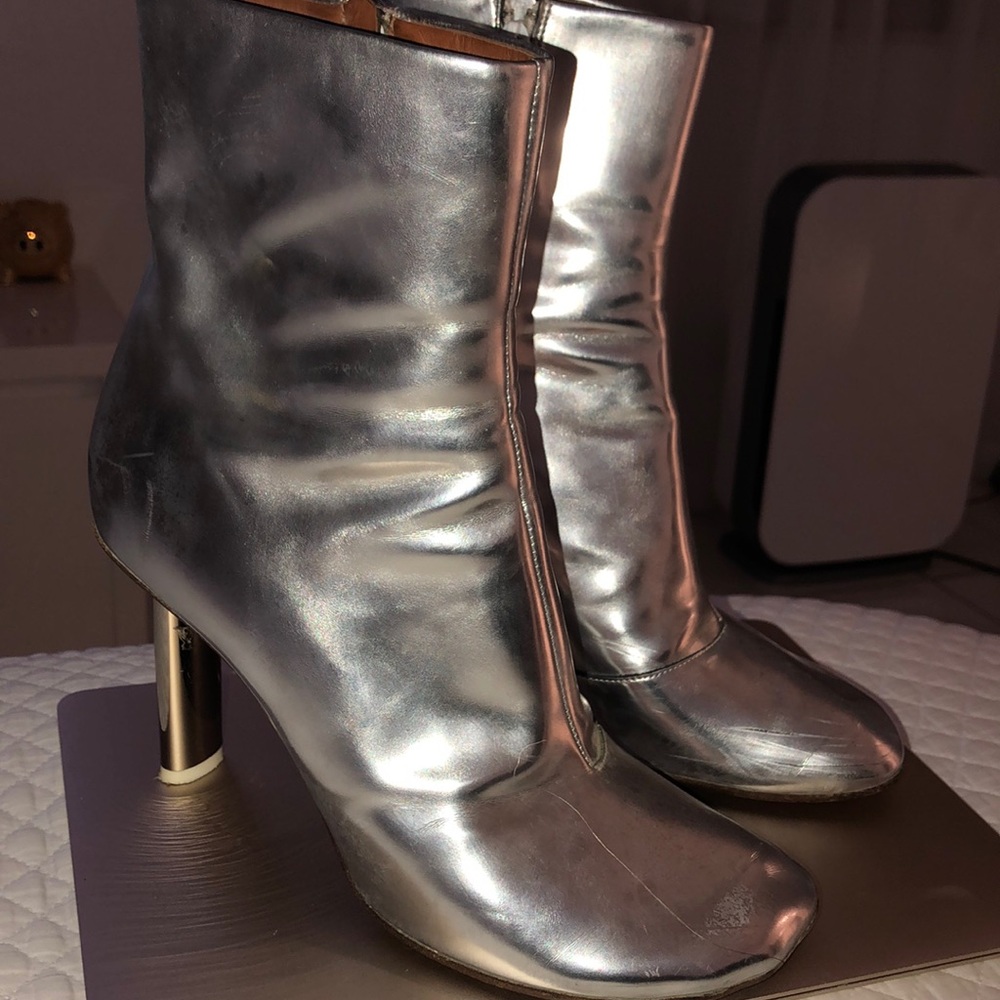 Vetements boots 👢 😍 - Picture 3 of 5